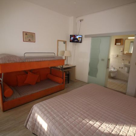 Hotel Firenze Caorle Exterior photo